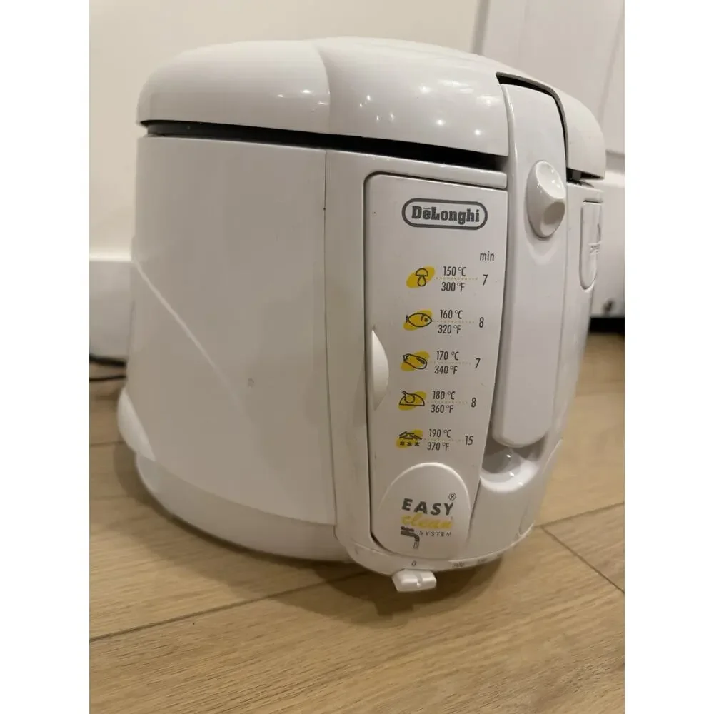 DeLonghi D670U Easy Clean Deep Fryer 1500W White Tested Working